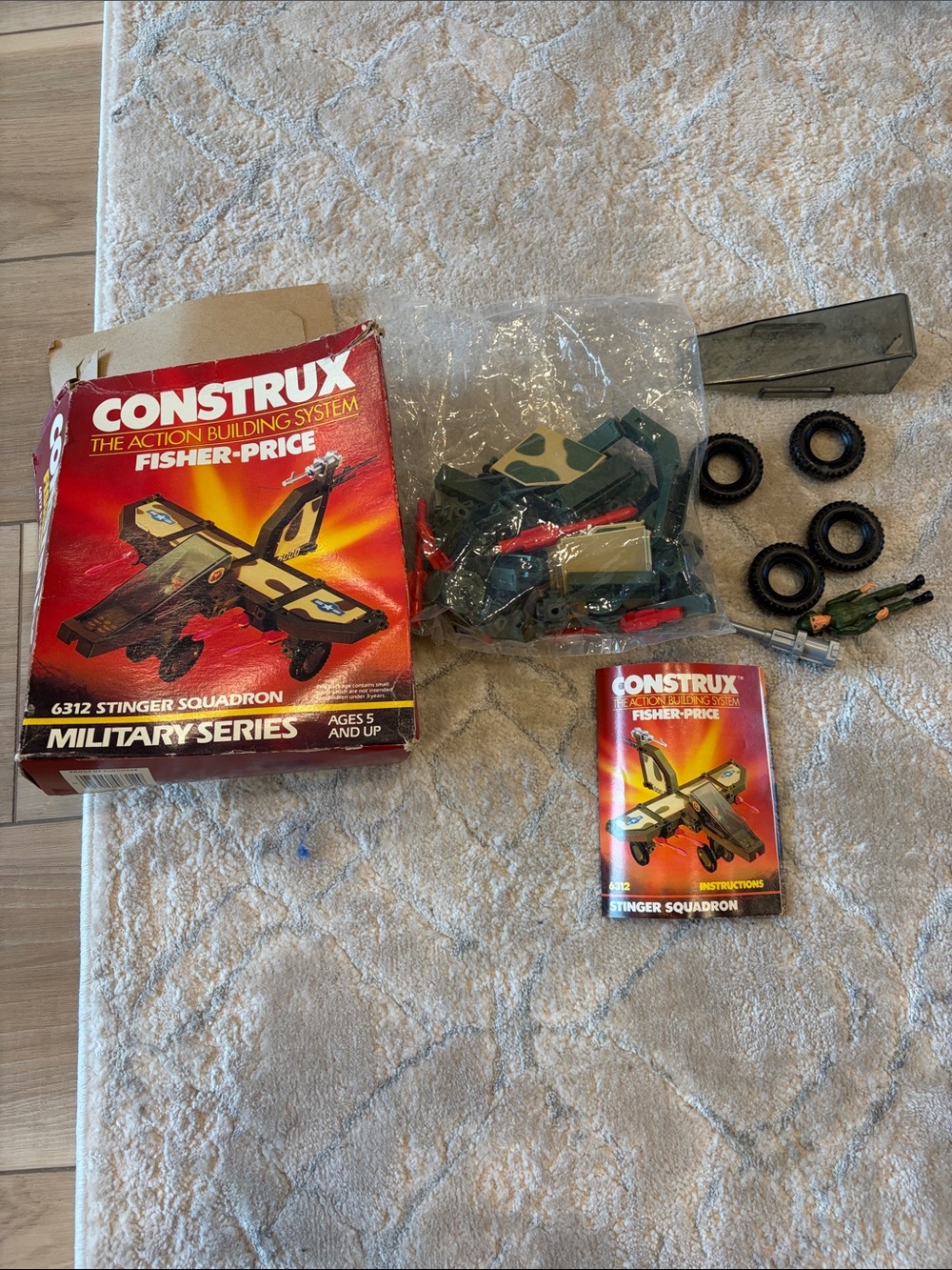 Fisher-Price Construx Stinger Squadron Military Playset — Green, Tan, Black